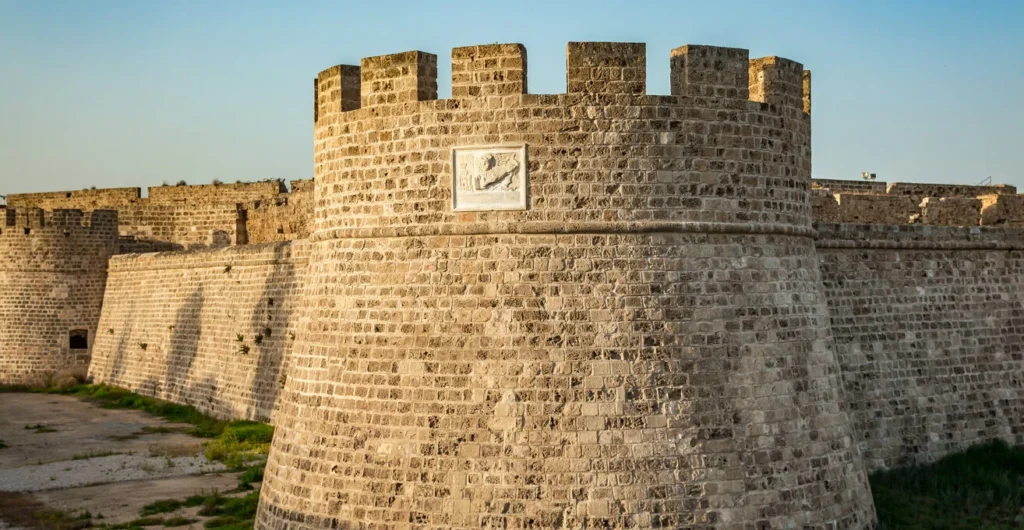 Gazimağusa'da Görülecek En İyi 10 Yer: Turistler ve Potansiyel Yerleşikler için Görülmesi Gereken Önemli Noktalar